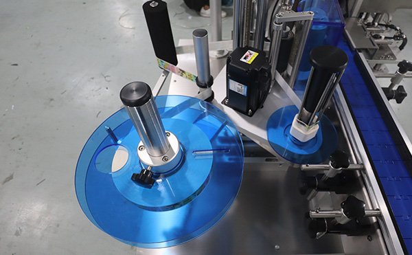 高速双侧面贴标机,双侧面贴标机,侧面贴标机