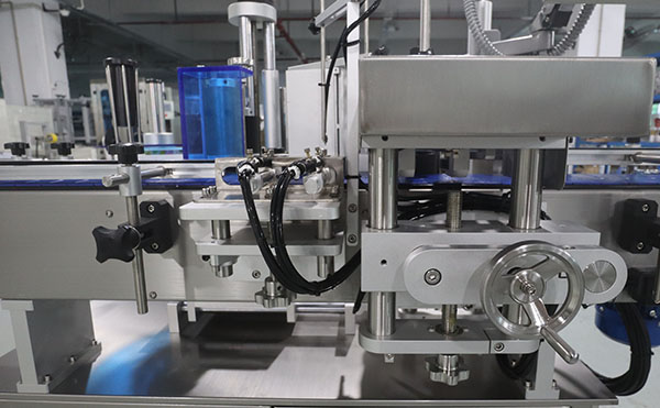 全自动圆瓶贴标机,贴标机,圆瓶贴标机