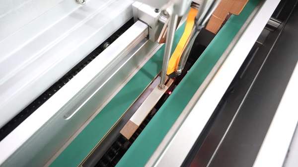 电线对折贴标机,对折贴标机,全自动贴标机