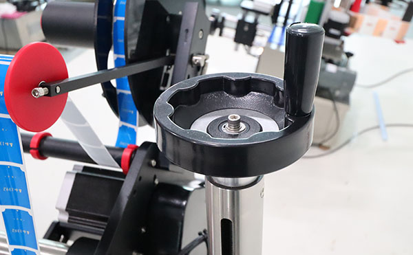 全自动高速贴标机,高速贴标机,全自动贴标机