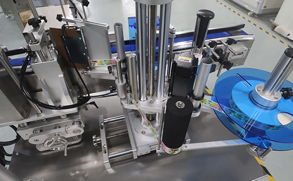 圆瓶贴标机,贴标机设备,全自动贴标机