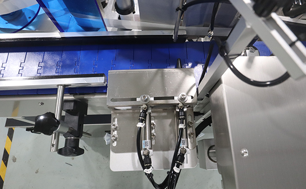 圆瓶贴标机,自动贴标机,贴标机厂家