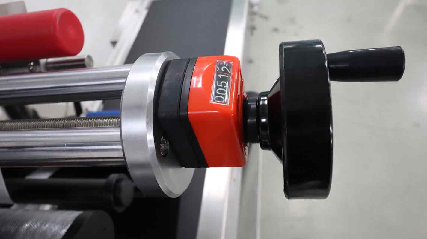 全自动pcb板专用贴标机,pcb板专用贴标机,贴标机厂家,佼佼者自动化