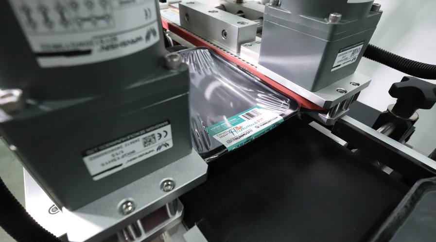 全自动转角贴标机,转角贴标机,贴标机厂家,佼佼者自动化