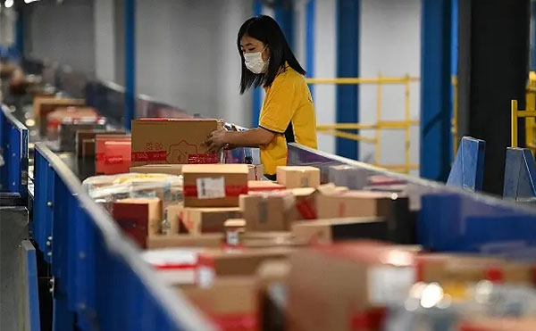 快递包裹分拣机,包裹分拣机,快递分拣设备,佼佼者自动化