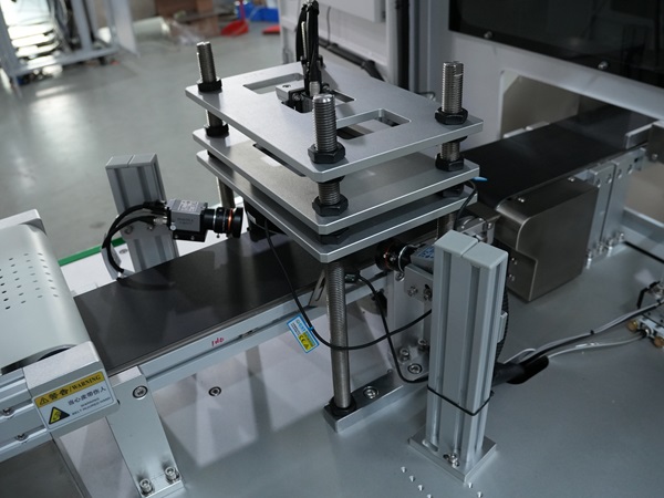 紧固件CCD光学筛选机,CCD光学筛选机,光学筛选机厂家,佼佼者