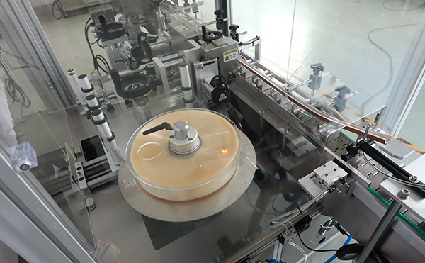 圆瓶套标机,套标机,套标机生产厂家