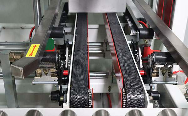 一字型全自动封箱机厂家,全自动封箱机,封箱机厂家,佼佼者自动化